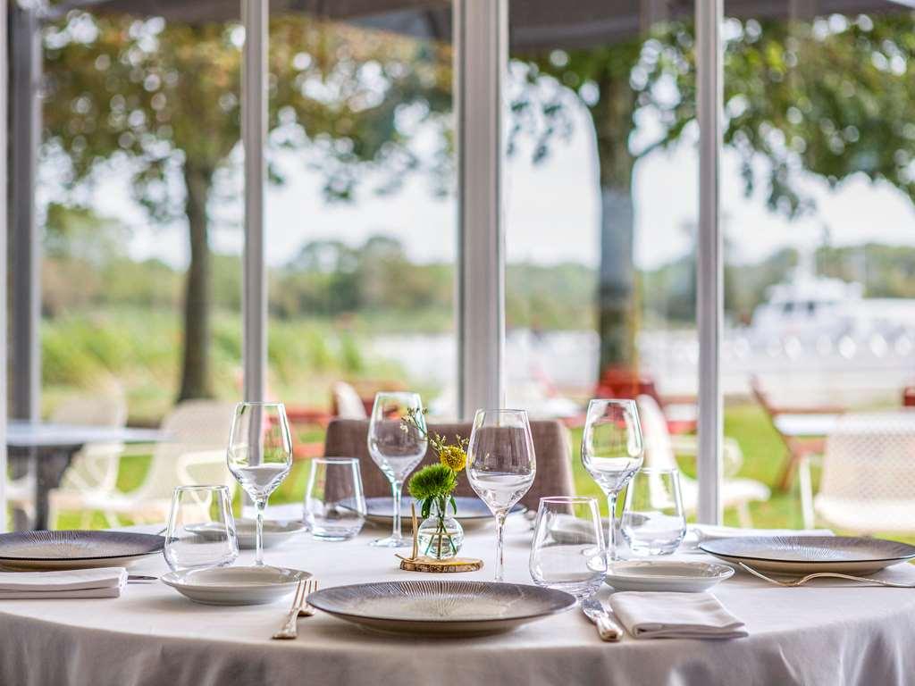 Mercure Rochefort La Corderie Royale Ресторан фото