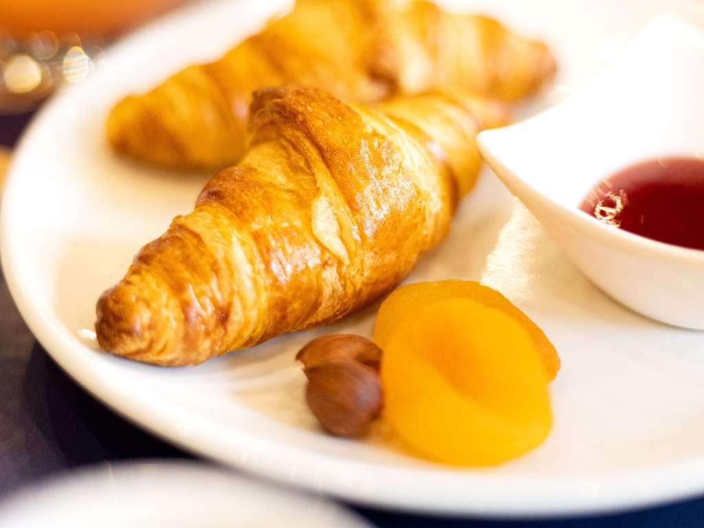 Mercure Rochefort La Corderie Royale Ресторан фото