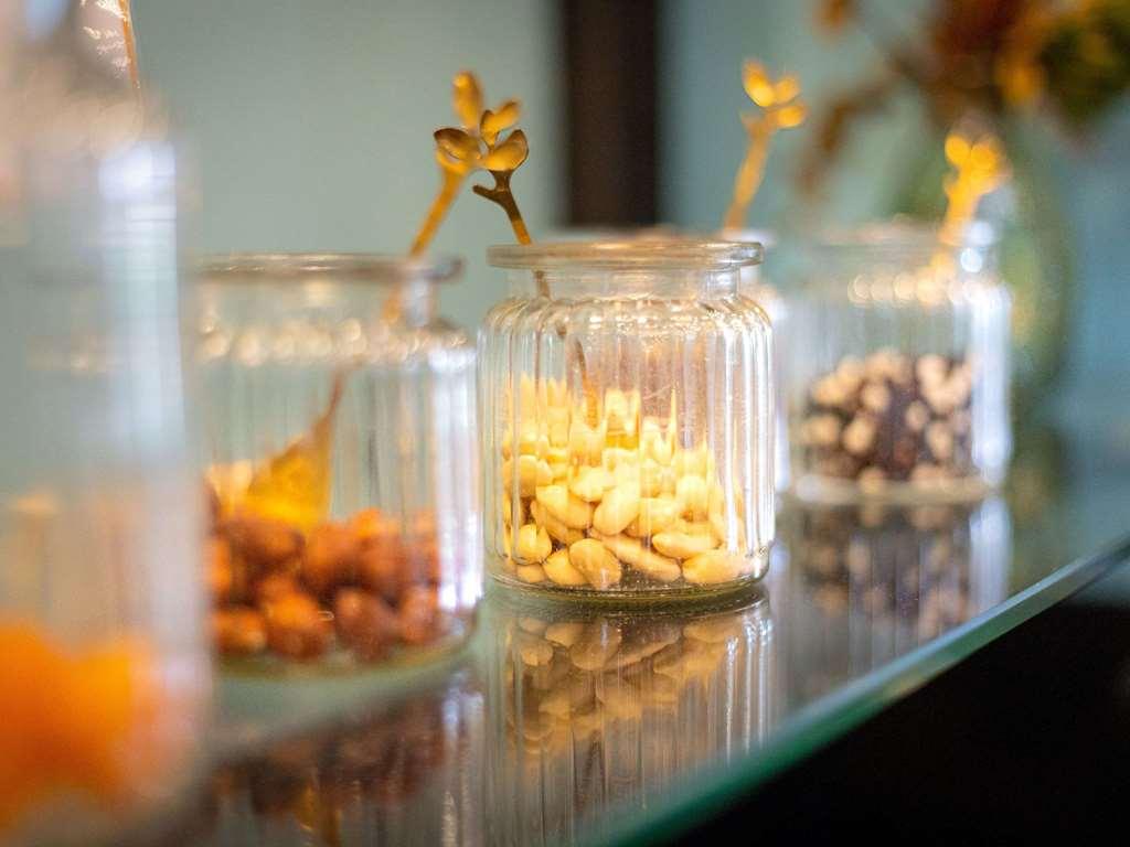 Mercure Rochefort La Corderie Royale Ресторан фото